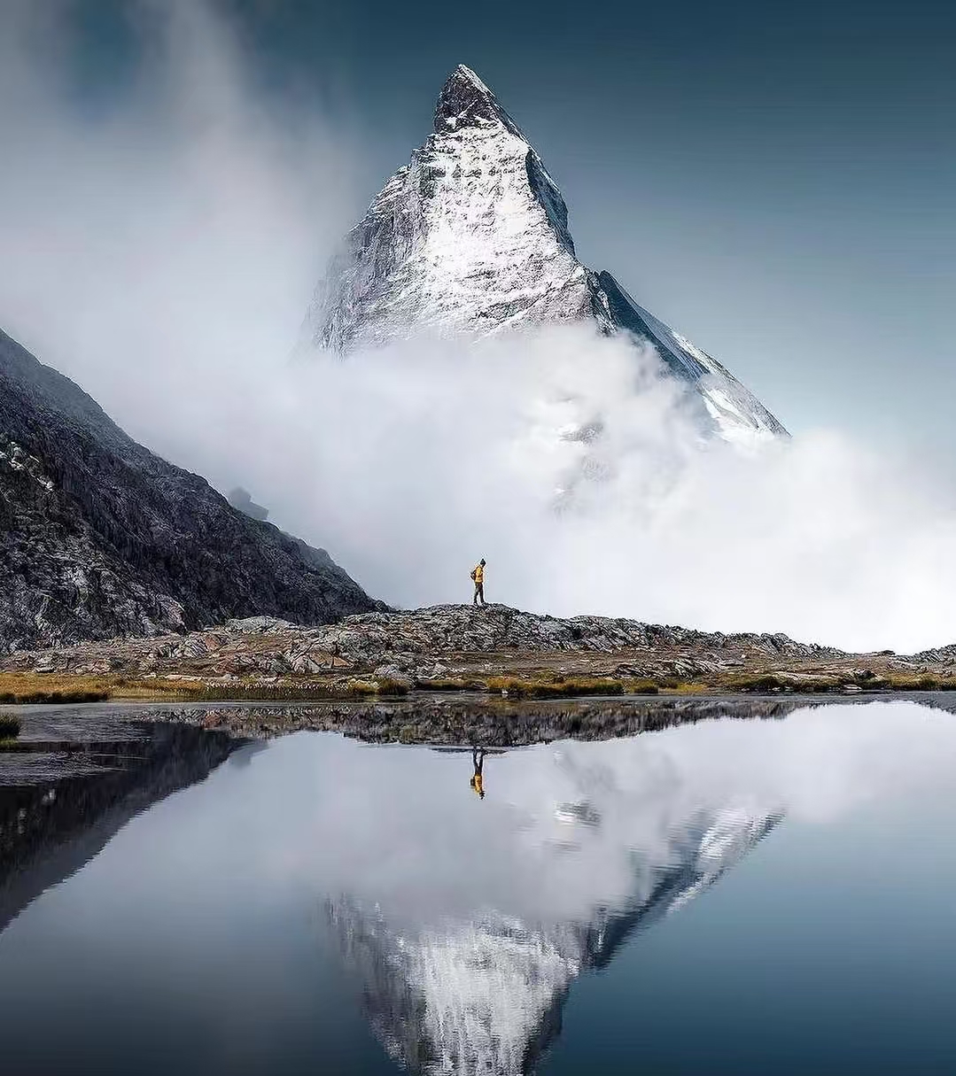 QQ冬季新款连帽鹅绒服男女同款压胶锁绒