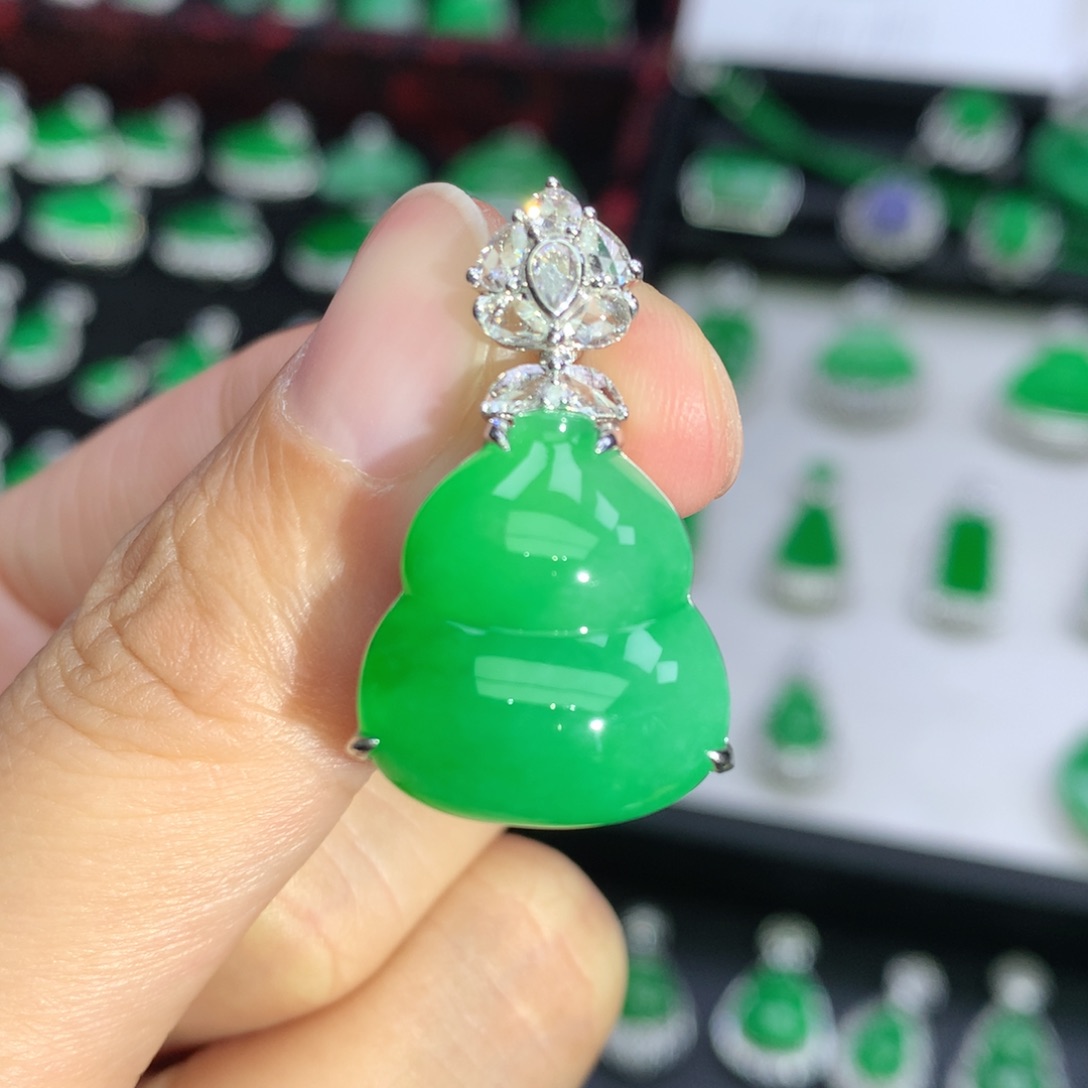 翡翠18K金镶嵌吊坠(不含链)