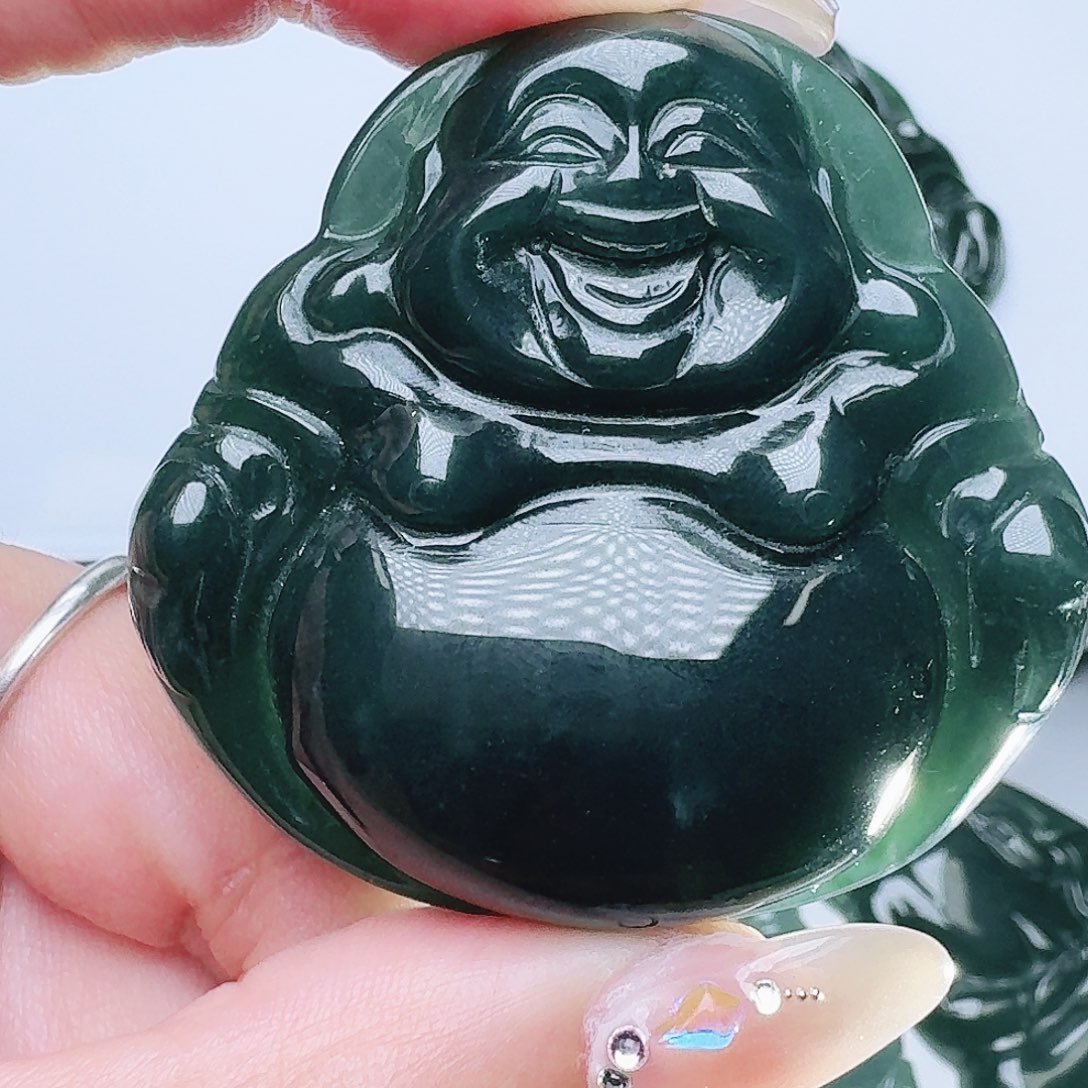 翡翠未镶嵌颈饰多样性发其一
