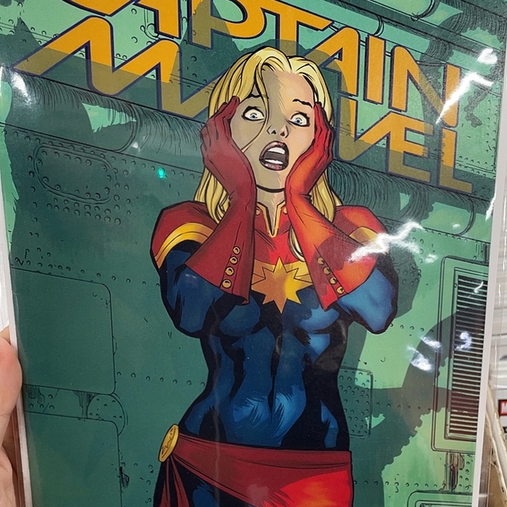 漫威惊奇队长第七期主封