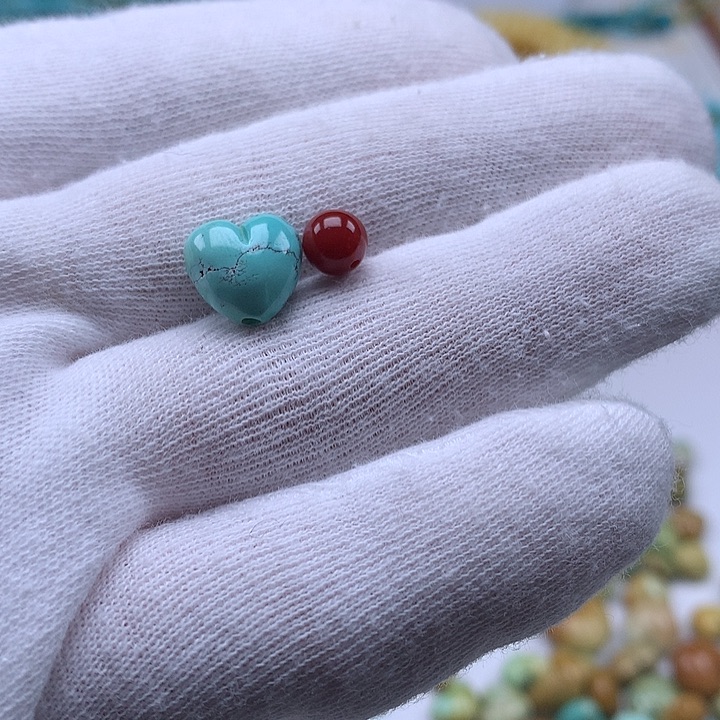 卷***顺南红玛瑙未镶嵌珠宝奇石