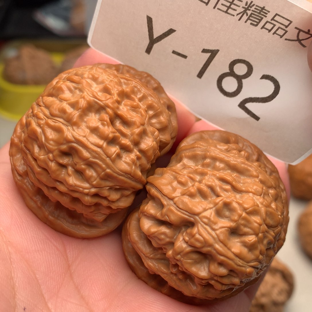 文玩核桃把件44球白……….