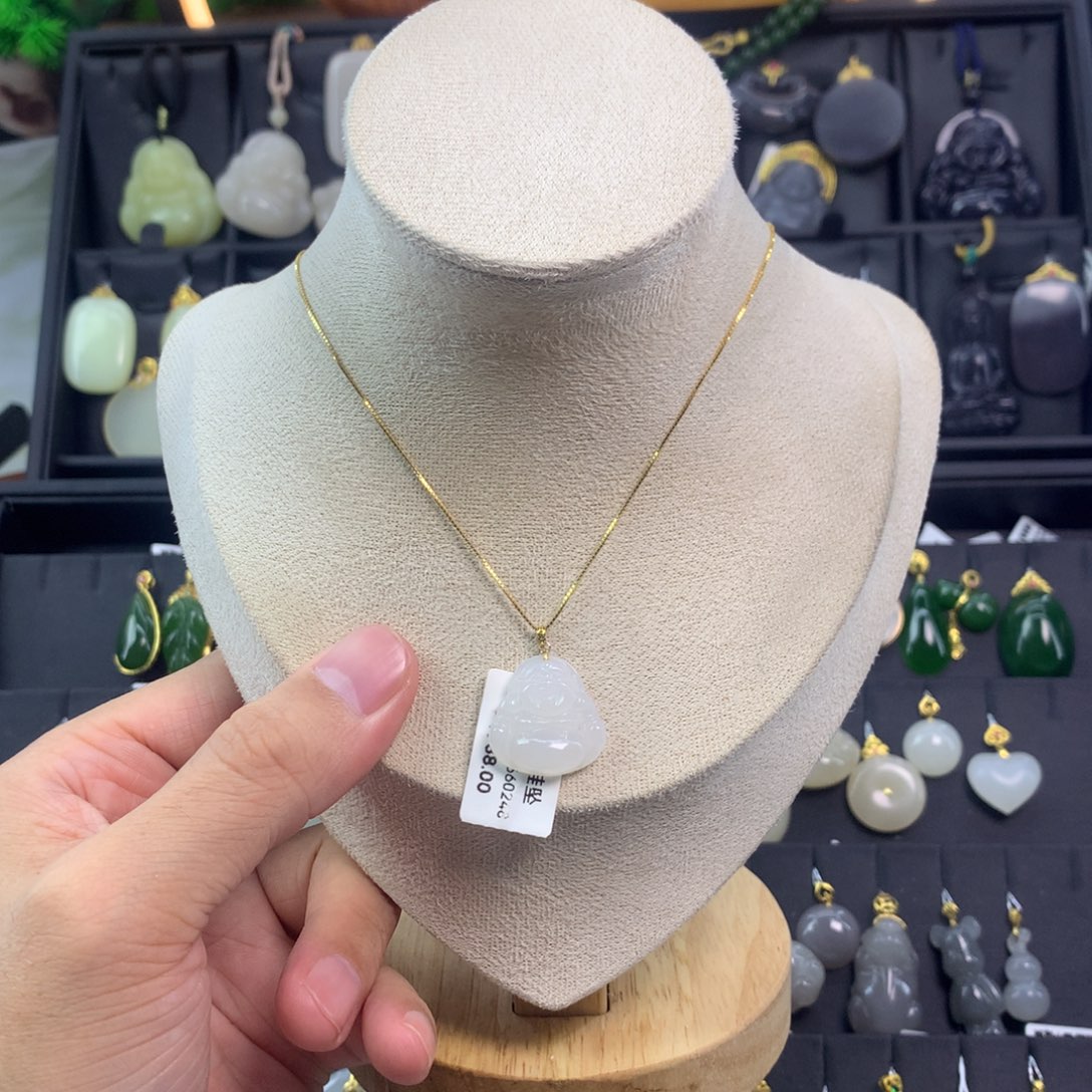 和田玉吊坠18K金镶嵌