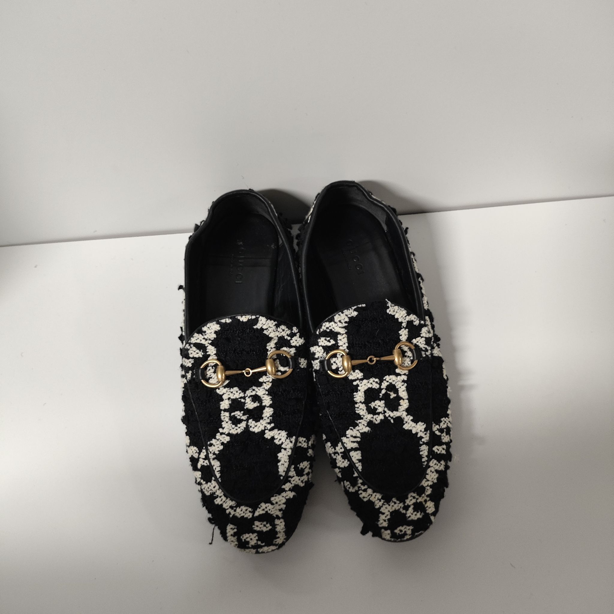 95新 GUCCI/古驰 平底鞋37码黑色/251130VHHSJ02