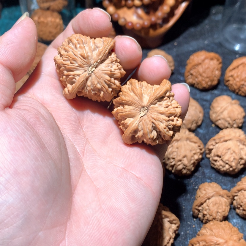 【闪购商品】文玩核桃把件麻团