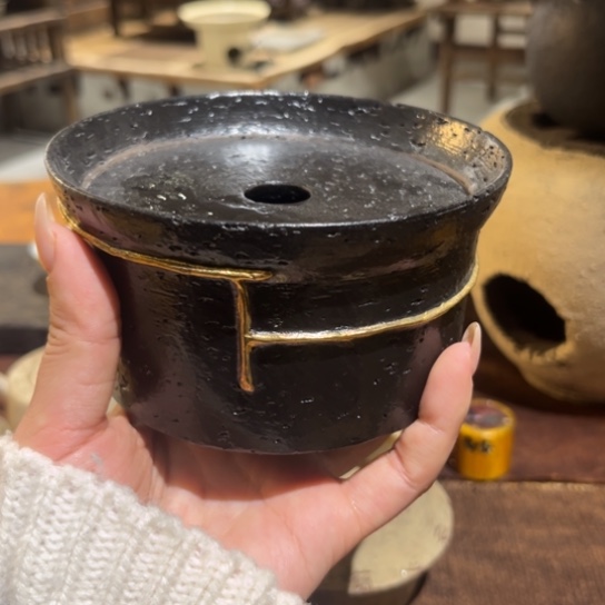 景德镇鱼和熊手工陶艺