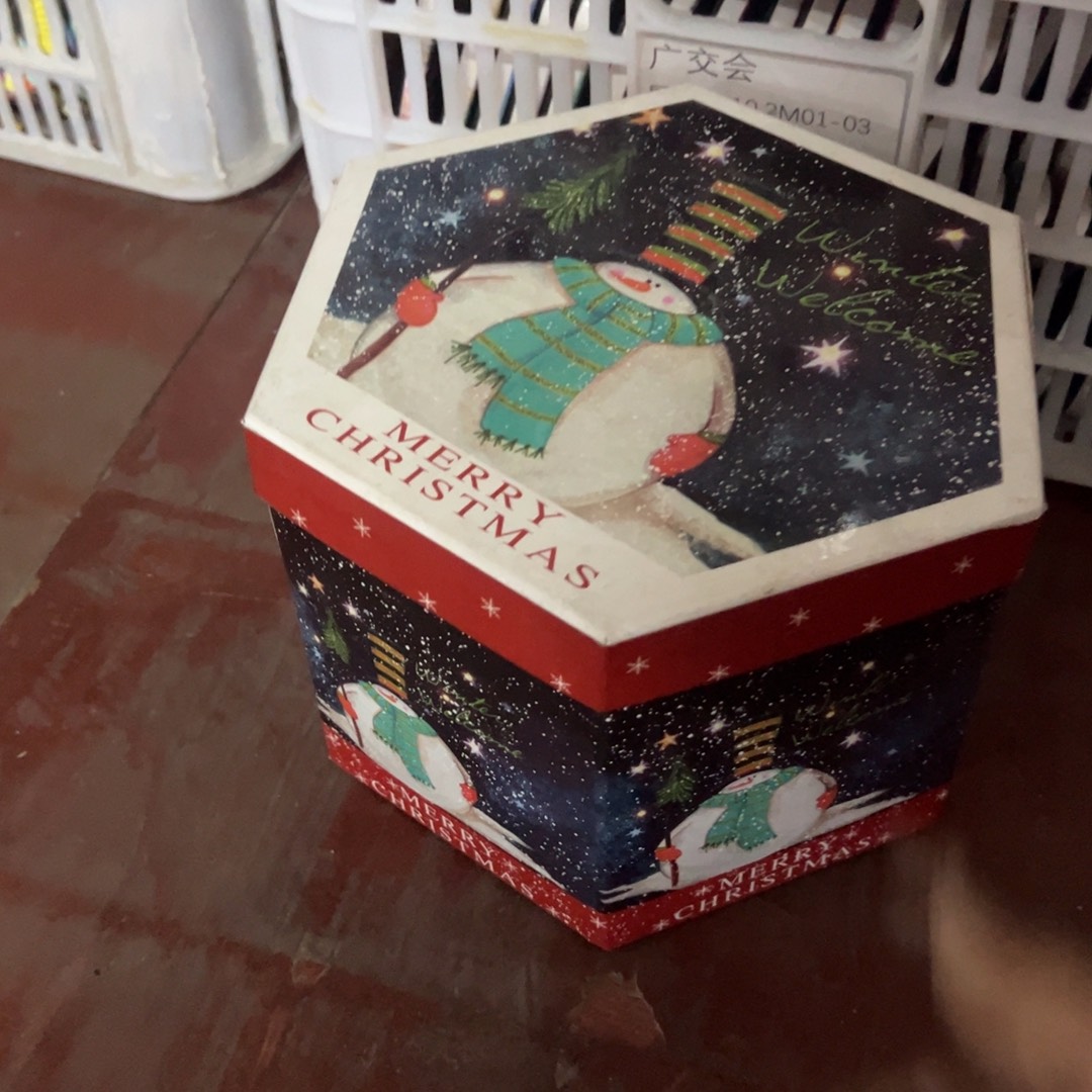 ˶***ﾞ陶瓷圣诞纸盒不退换