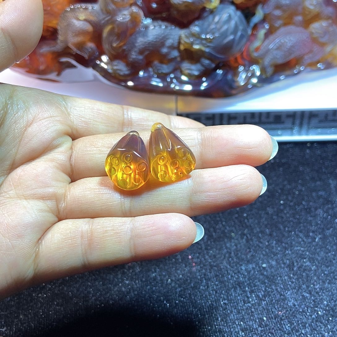 未镶嵌颈饰琥珀缅甸天然琥珀吊坠