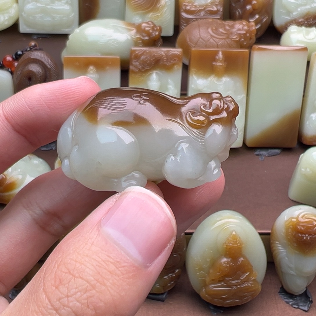 和田玉（糖玉）未镶嵌颈饰