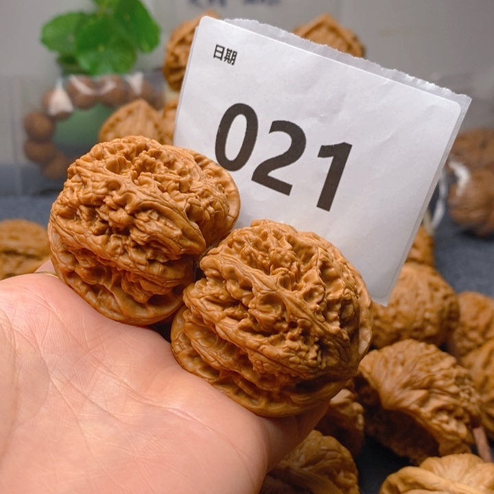 文玩核桃吊坠怡***～粗筋021