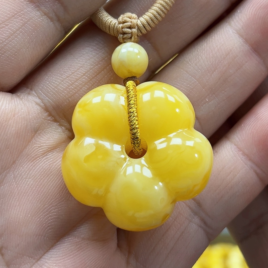 蜜蜡未镶嵌珠宝奇石