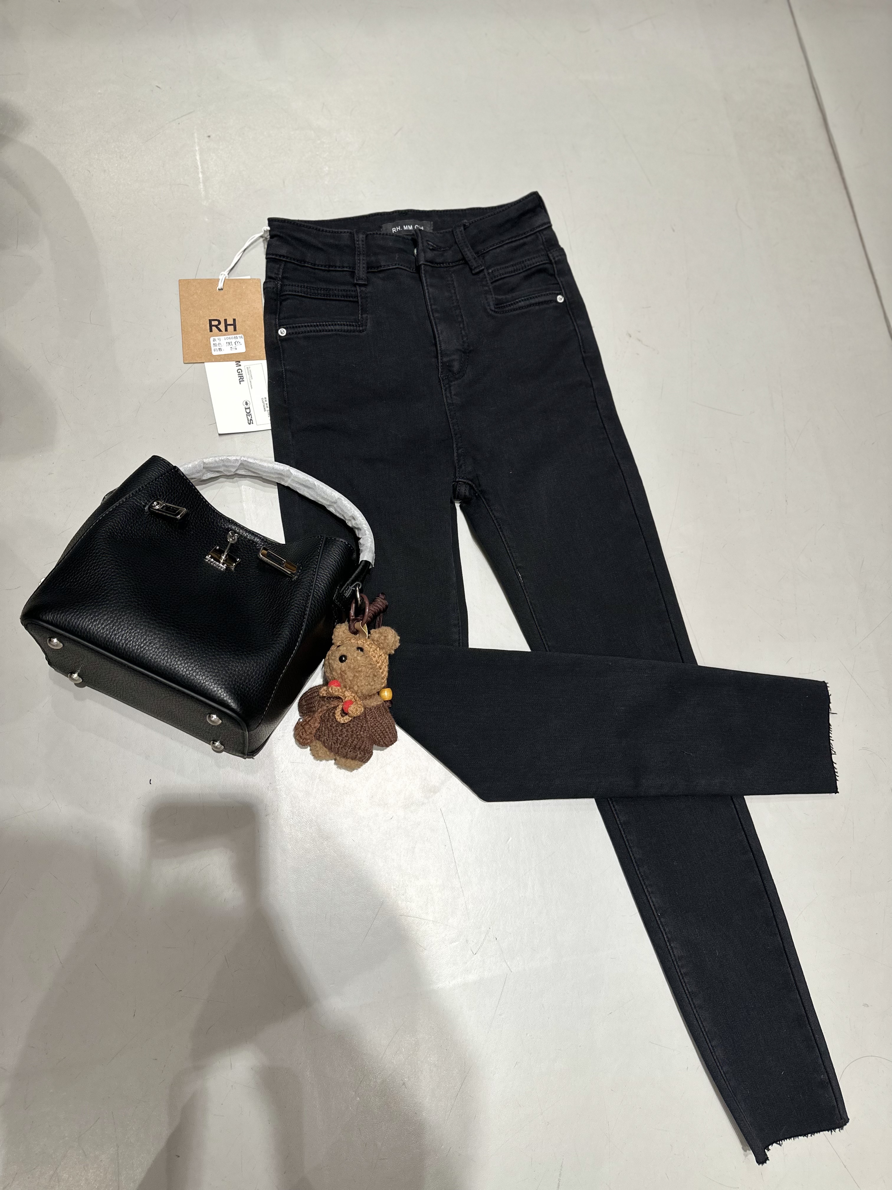 简衣 冬季加绒黑色显瘦小脚裤1060