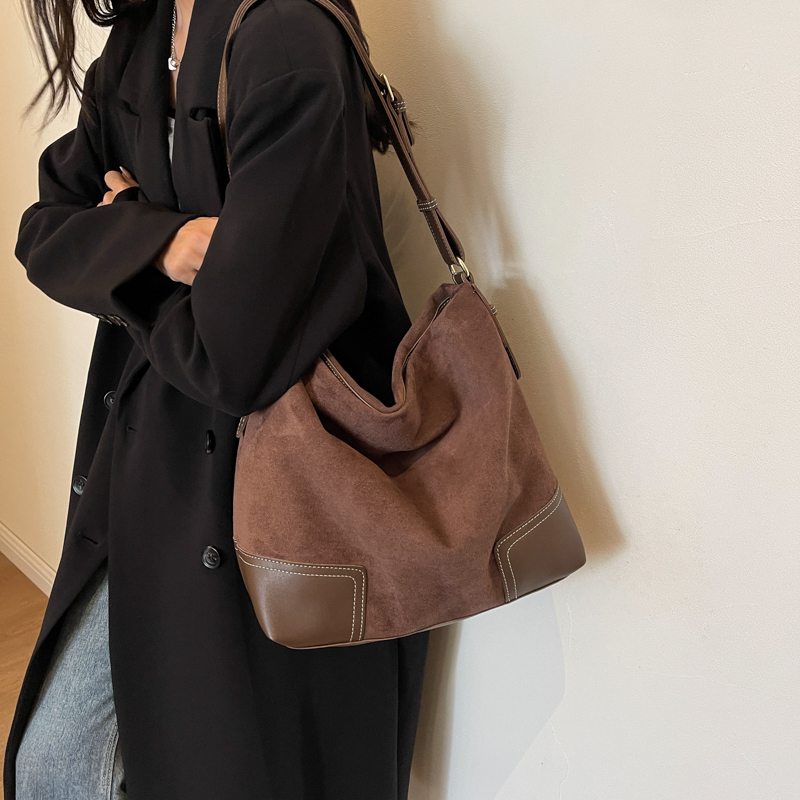 复古麂皮绒包包女2025冬季新款潮托特包百搭单肩斜挎大容量水桶包