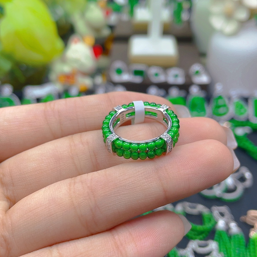 翡翠戒指银S925镶嵌天然A货翡翠