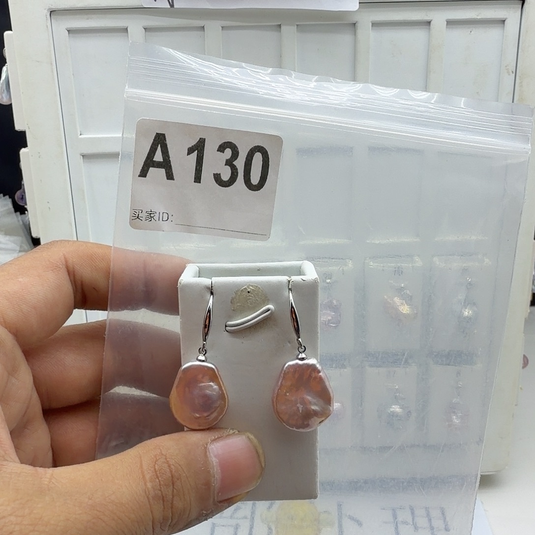 淡水珍珠颈饰合金