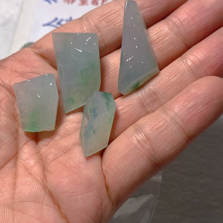 翡翠配石翡翠小挂件随形