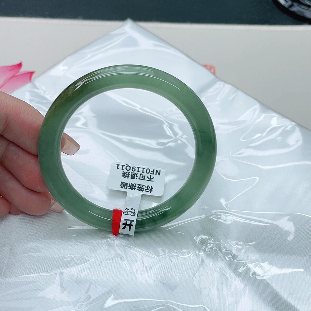 翡翠手镯未镶嵌圆52