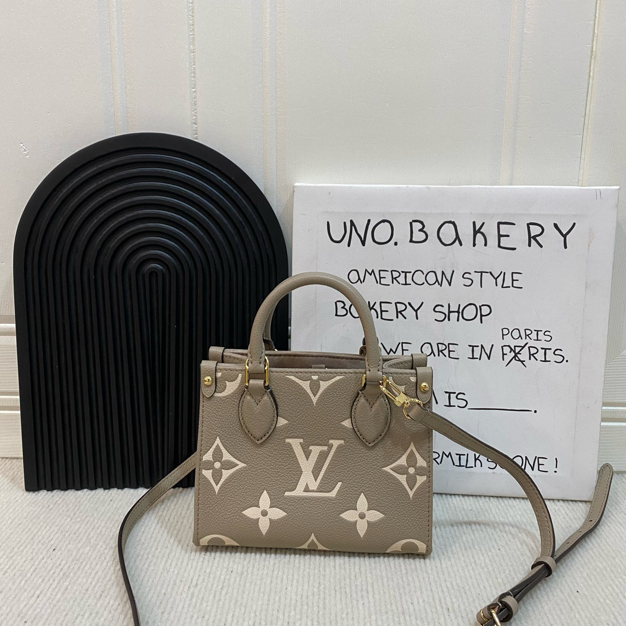 99新 LouisVuitton/路易威登 lv大象灰onthegoBB