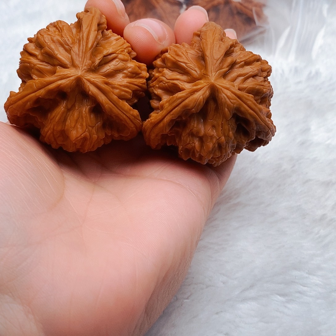 黑***风吊坠文玩核桃三棱