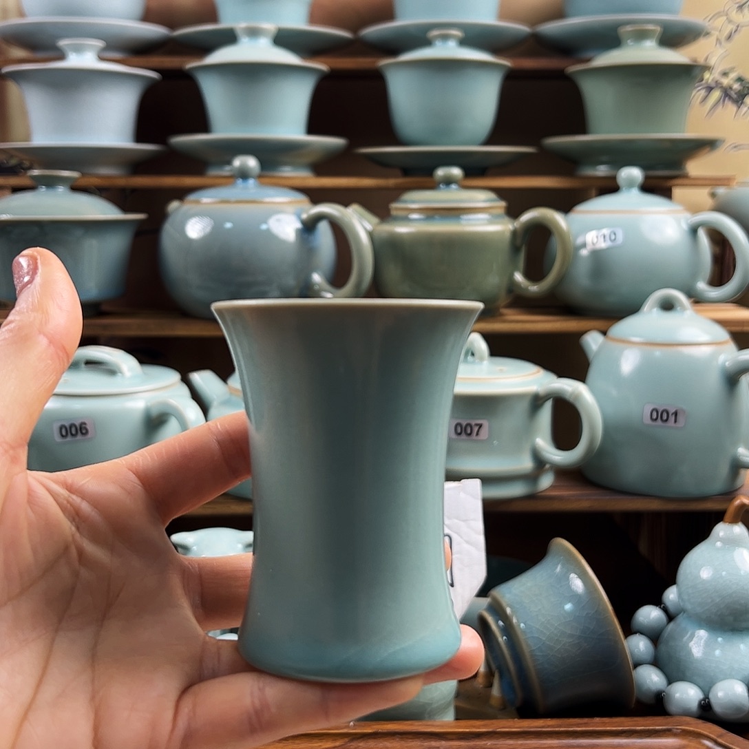 仿古青绿釉水束腰杯