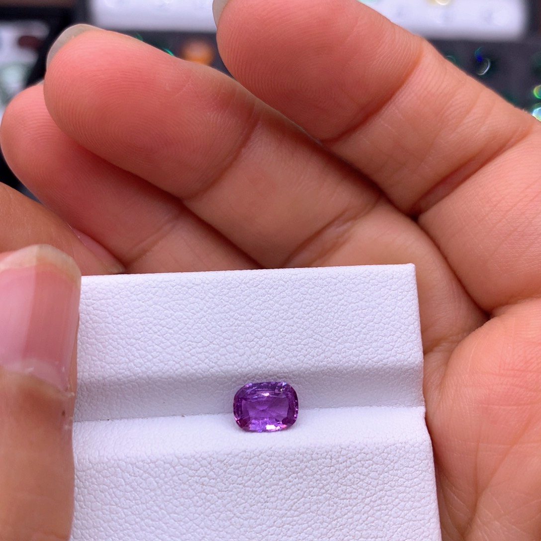 彩色蓝宝石裸石裸石111111