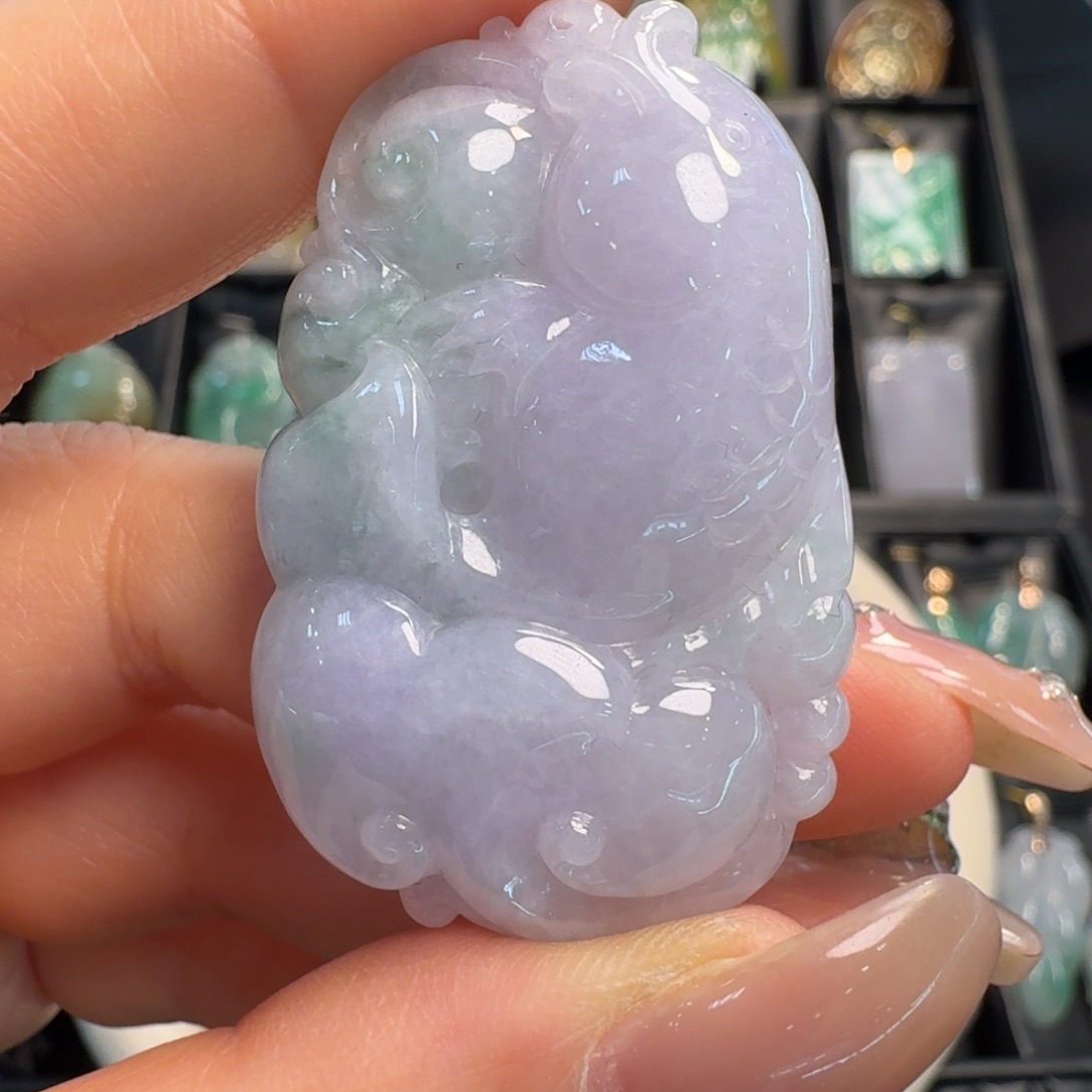 翡翠未镶嵌颈饰荷叶鱼