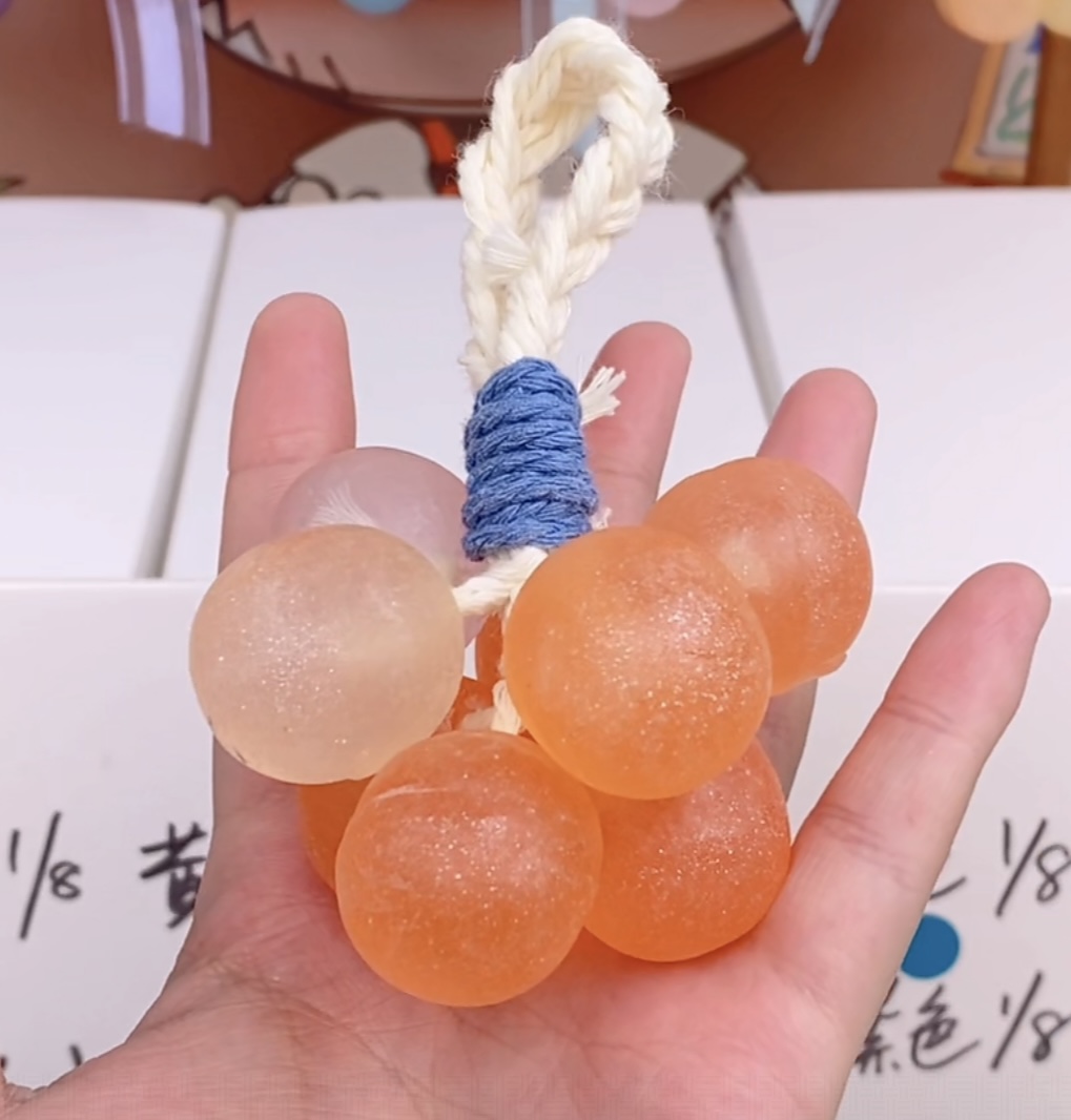 福袋颜色随机手工葡萄串