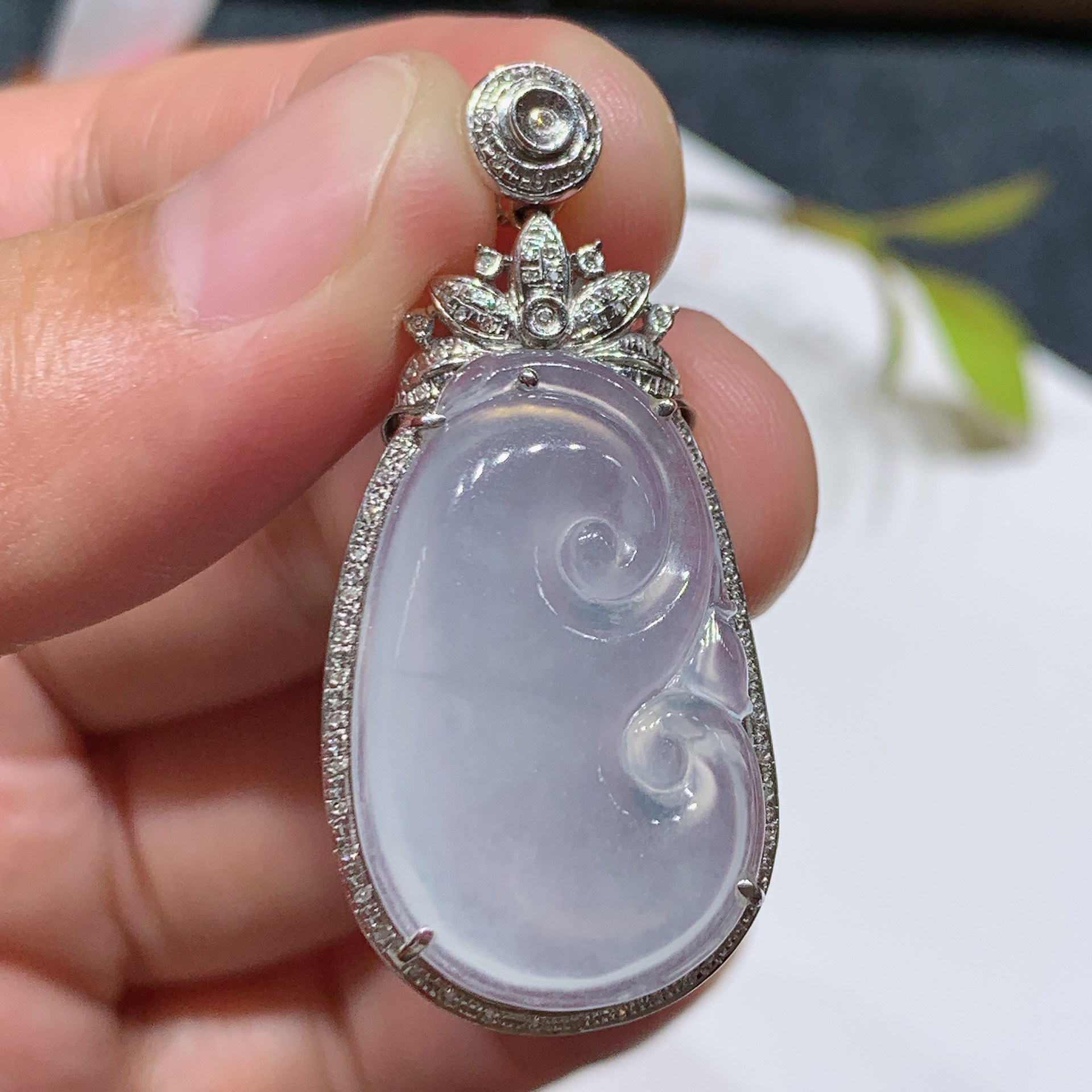 18k金天然A货翡翠精品冰如意吊坠冰胶