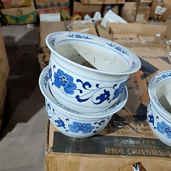 瓷片陶瓷盘子碗啥都有