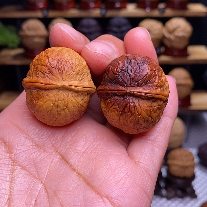 文玩核桃吊坠花**忧蛇皮球28