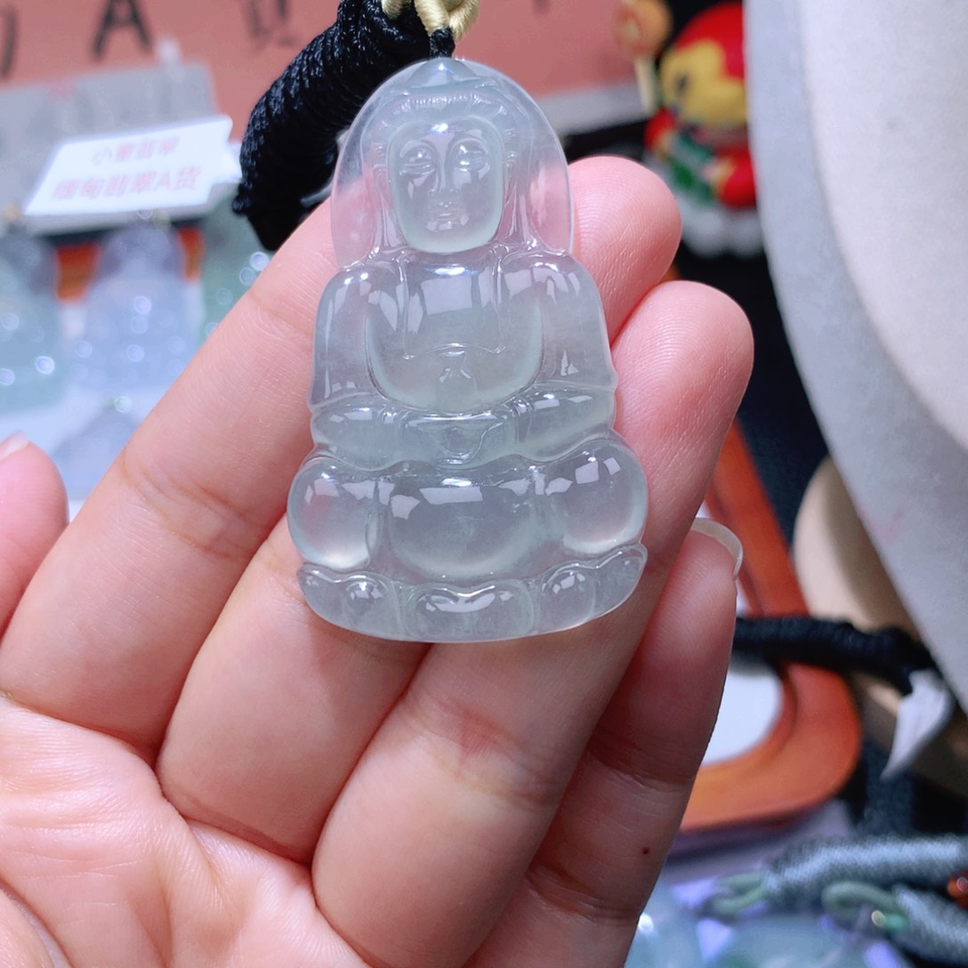 颈饰18K金镶嵌翡翠观音