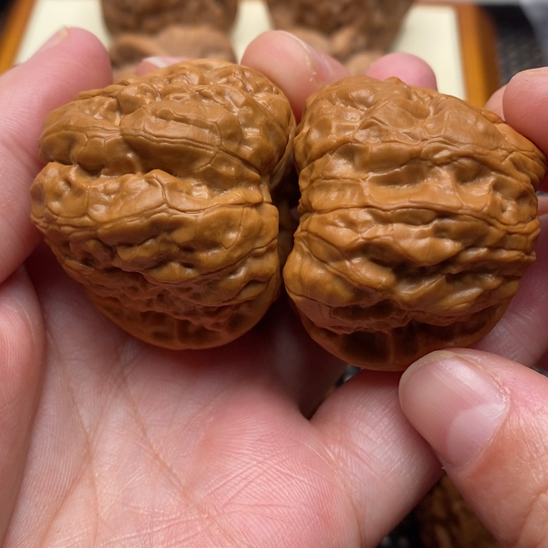 文玩核桃把件边40左右