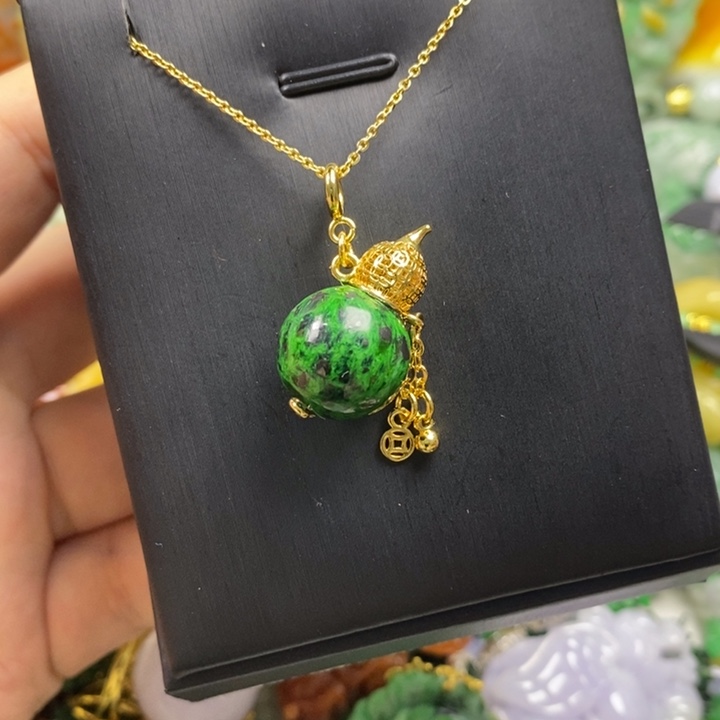 翡翠未镶嵌吊坠(赠链)