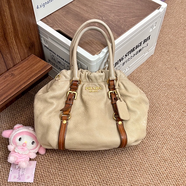 95新 Prada/普拉达 奶昔白全皮南瓜托特包/CC