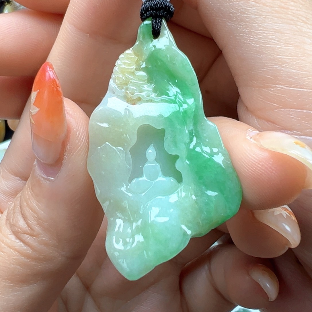 翡翠颈饰未镶嵌悟道