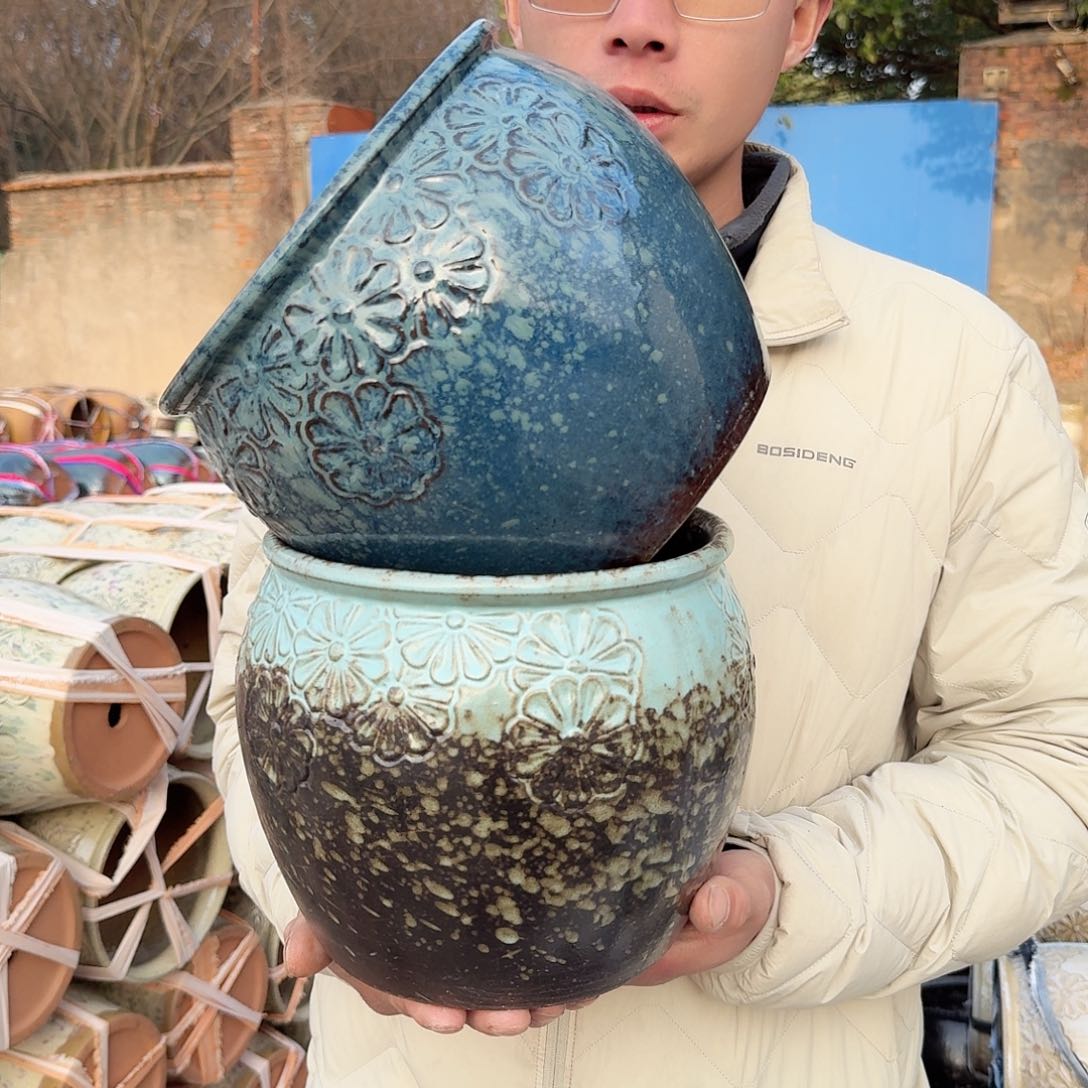 紫砂花盆口20.5高18.5（两个雏菊两个色