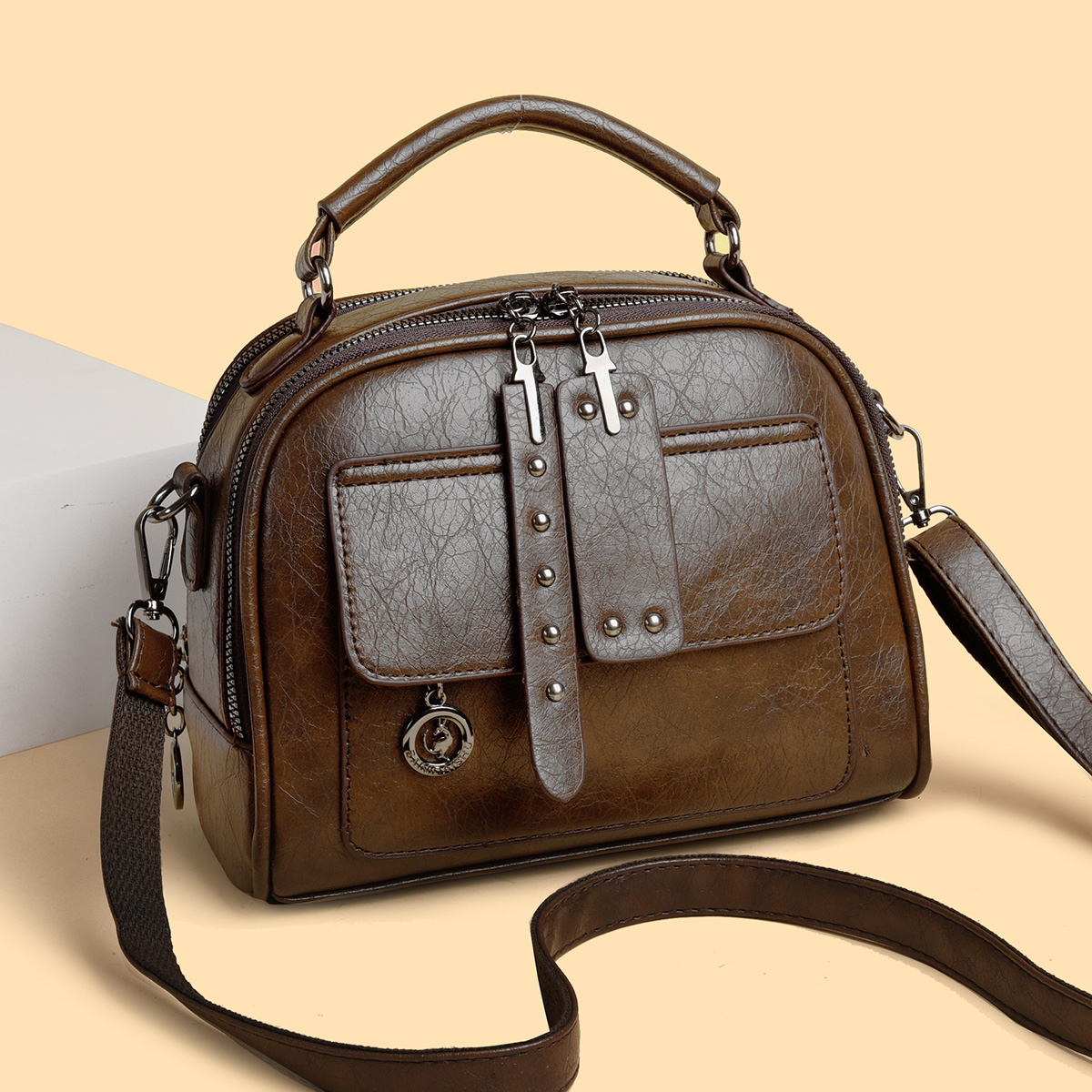 时尚单肩斜挎包2061 棕色  长22高17