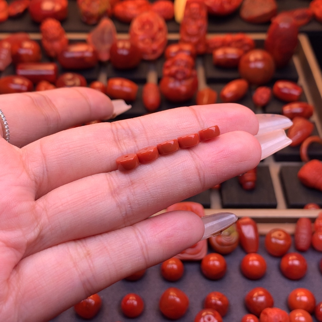 南红玛瑙未镶嵌川料原矿精工直切隔片6mm