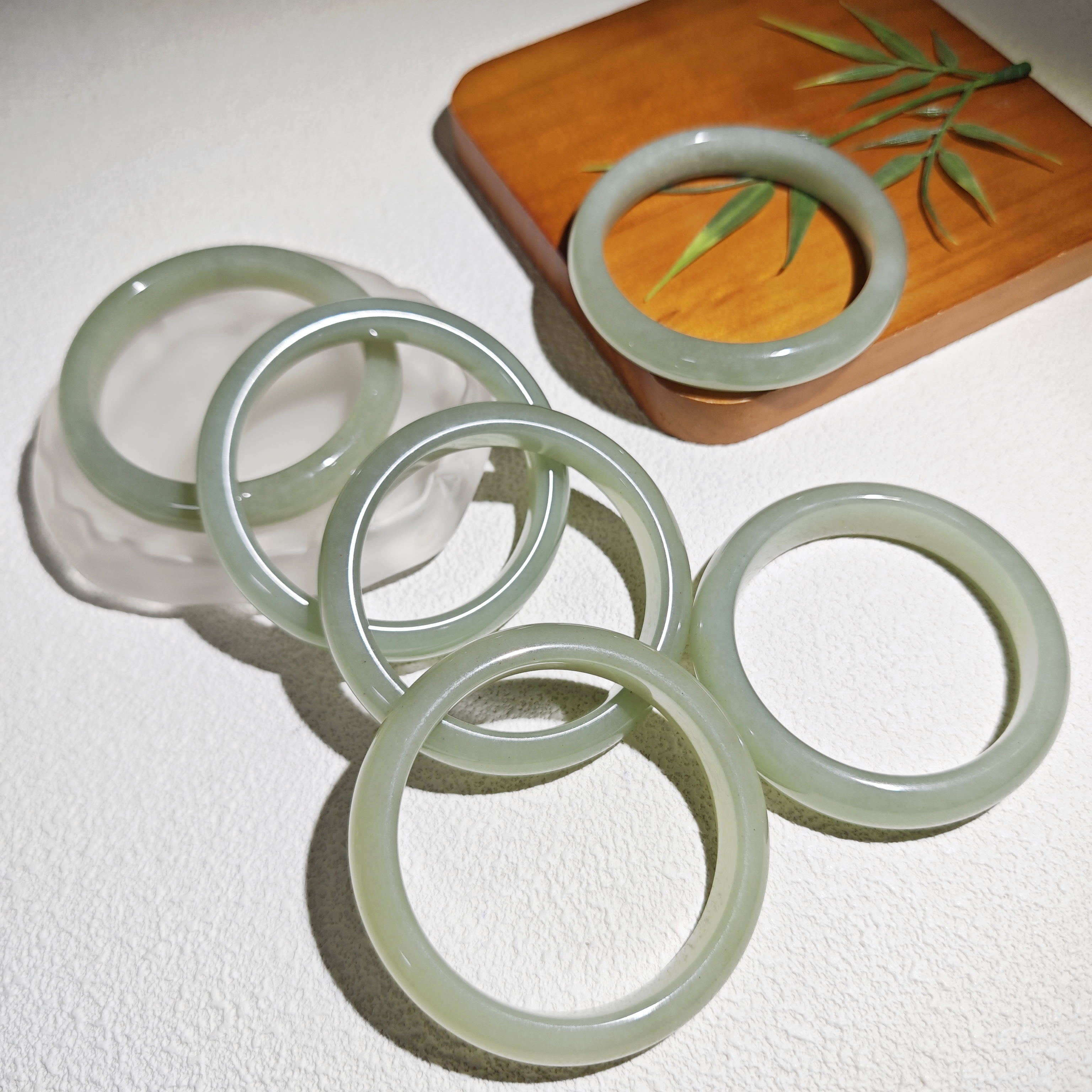 天然玉石 哈密老料东陵玉手镯 多样性发货 拍一发一 D141