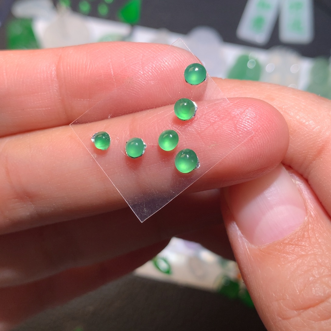 翡翠未镶嵌颈饰顶珠