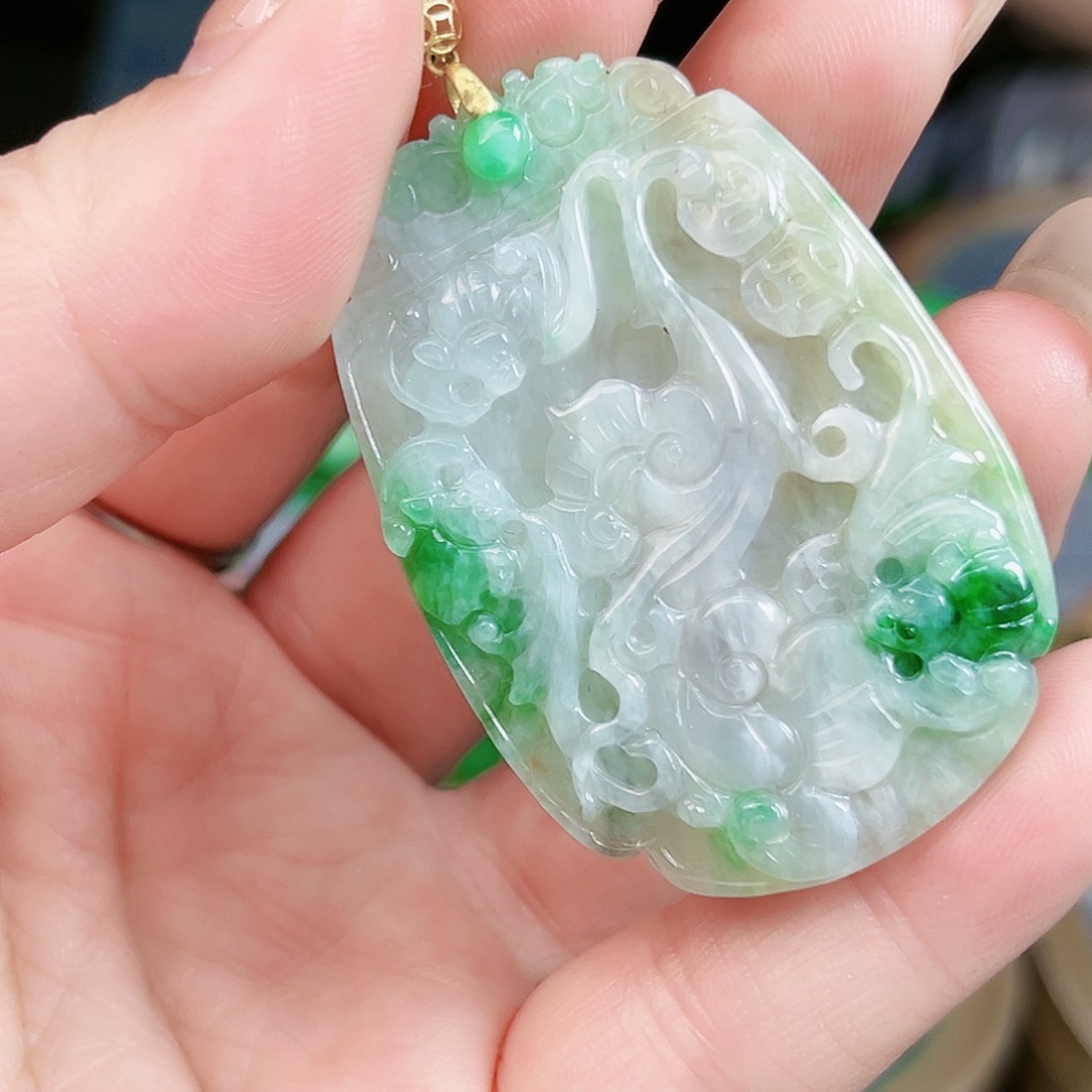 翡翠颈饰18K金镶嵌吊坠
