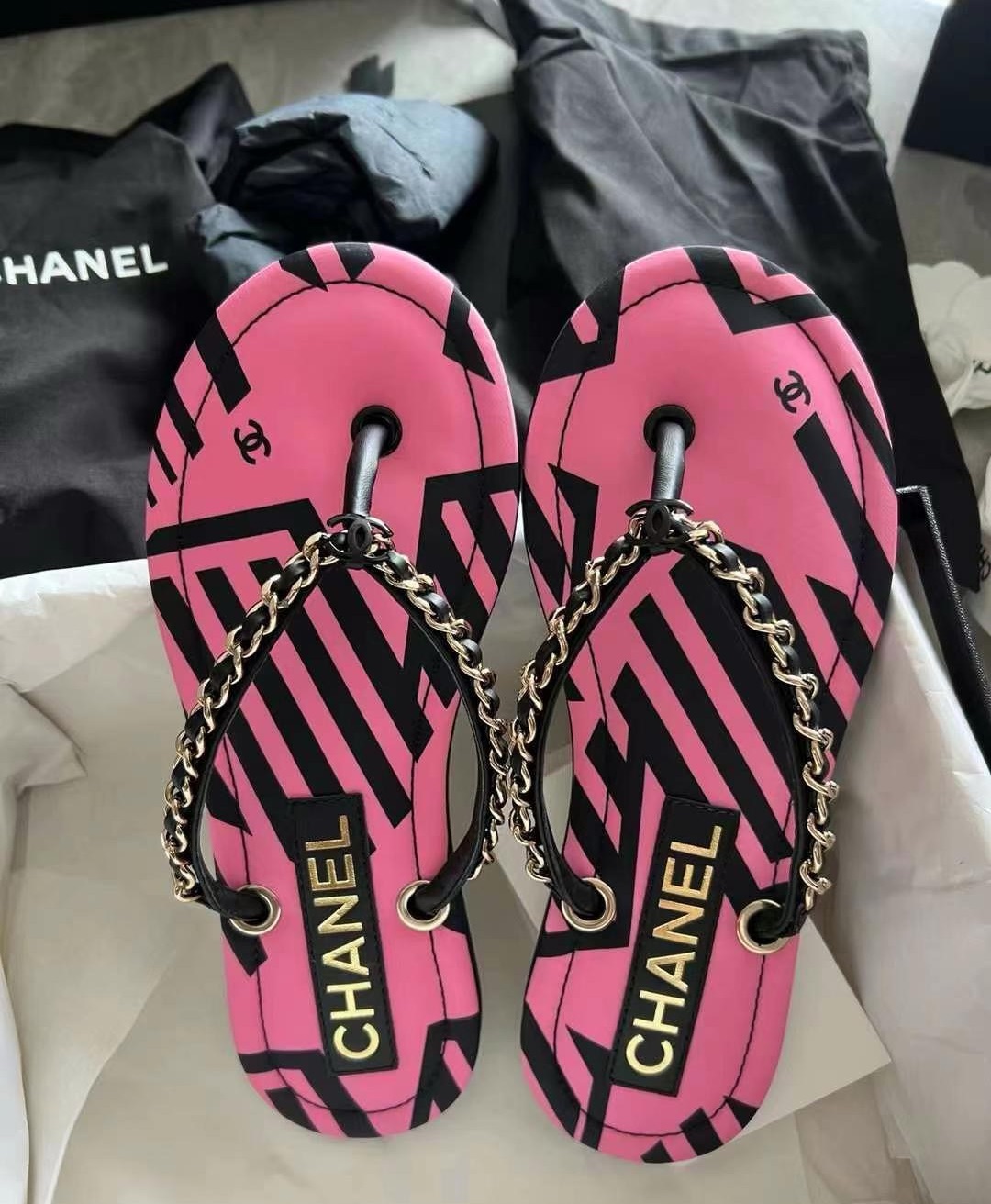 未使用 Chanel/香奈儿 牛皮 圆头夹趾人字拖鞋 女款 粉色39码