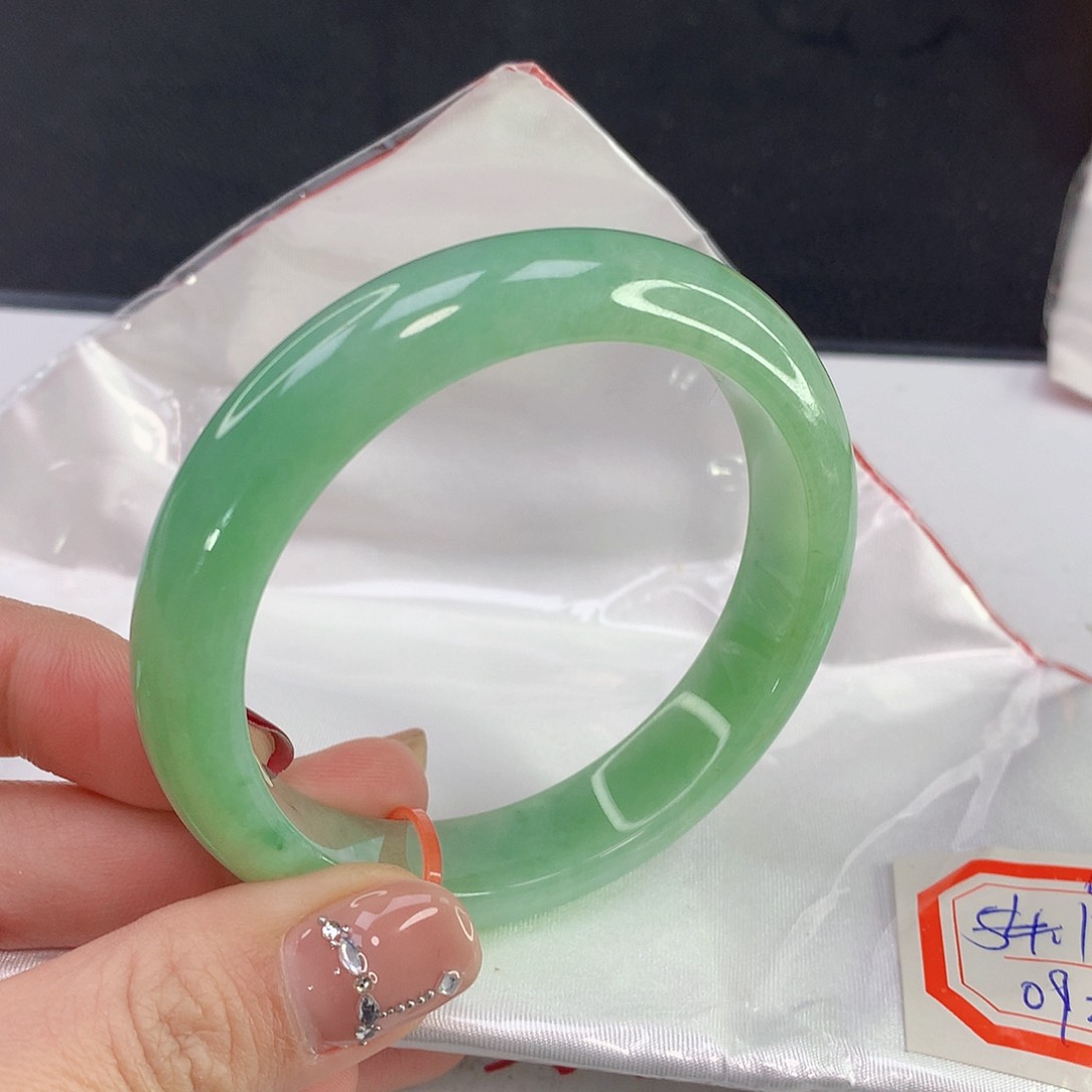 翡翠手镯未镶嵌天然A货翡翠619