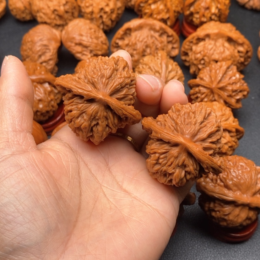 【闪购商品】文玩核桃把件41篓子