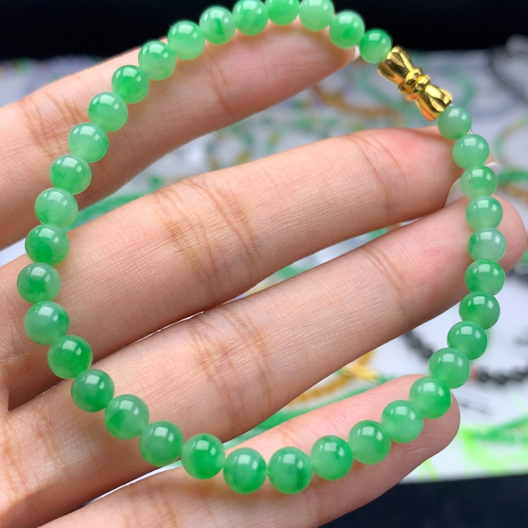 未镶嵌翡翠手链卡