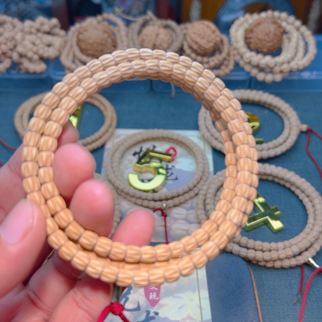 魏***?吊坠柏香籽/百香籽