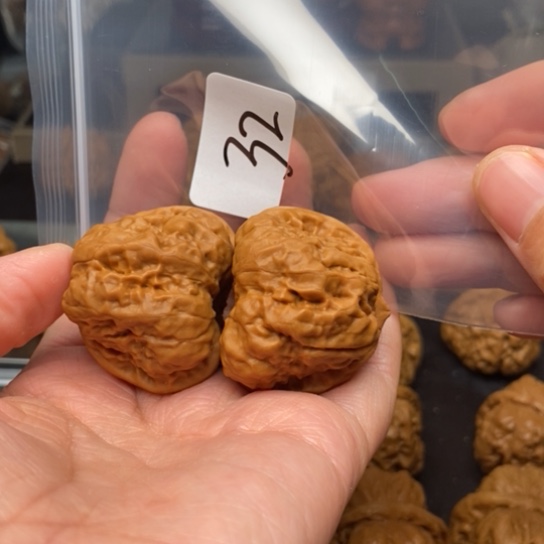 桃核把件裴*杰32蛙蛙蛙蛙