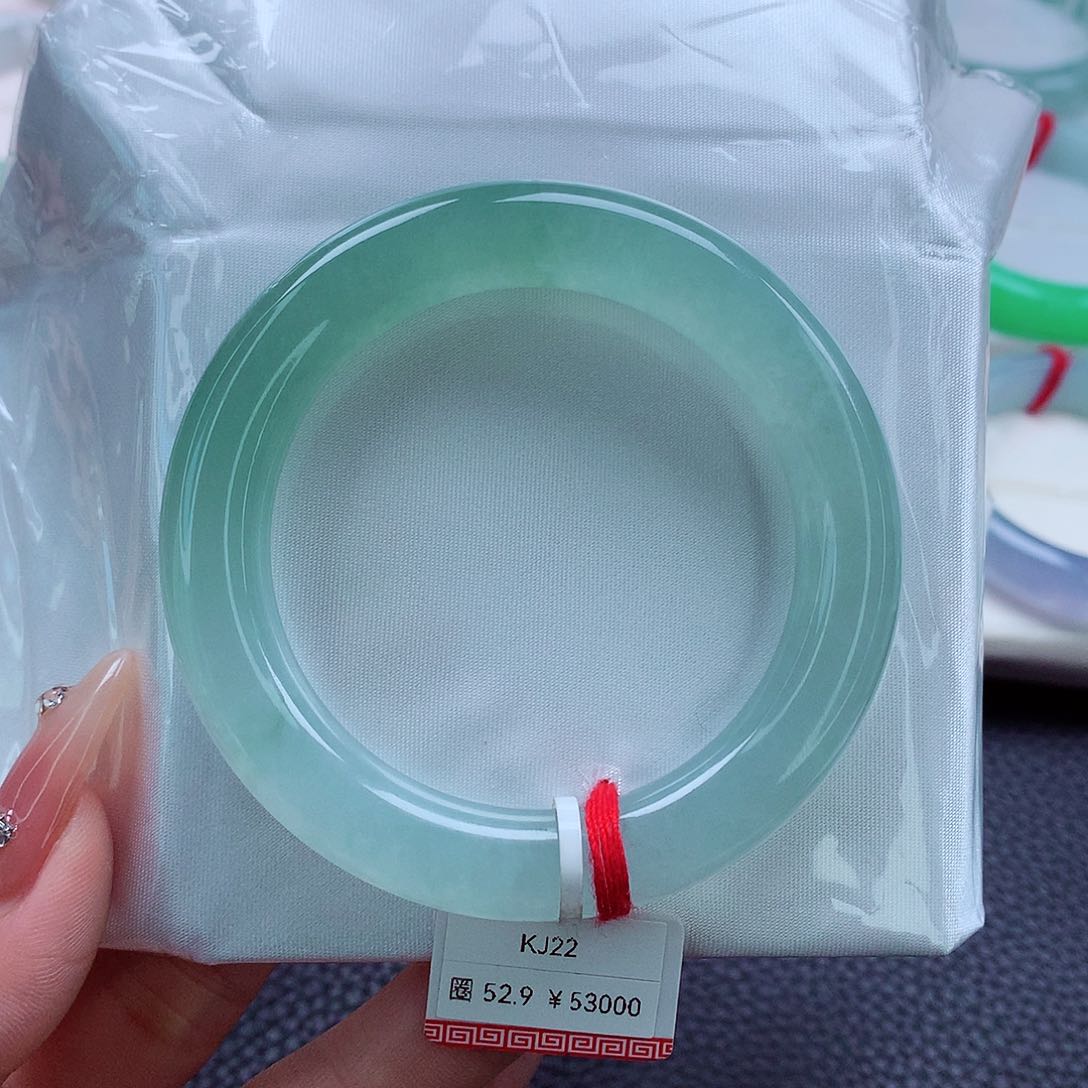 翡翠手镯未镶嵌52.53.54