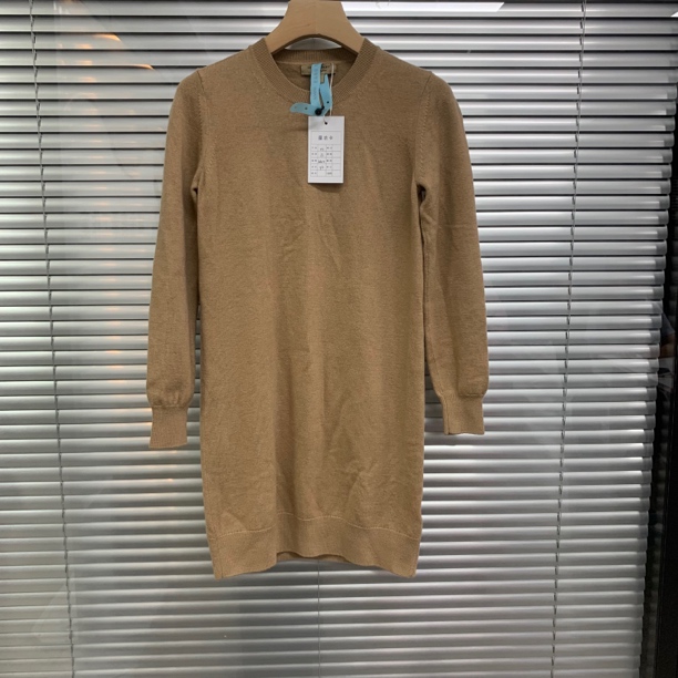 99新 BURBERRY/博柏利 卡其色针织连衣裙/XS码/A04099