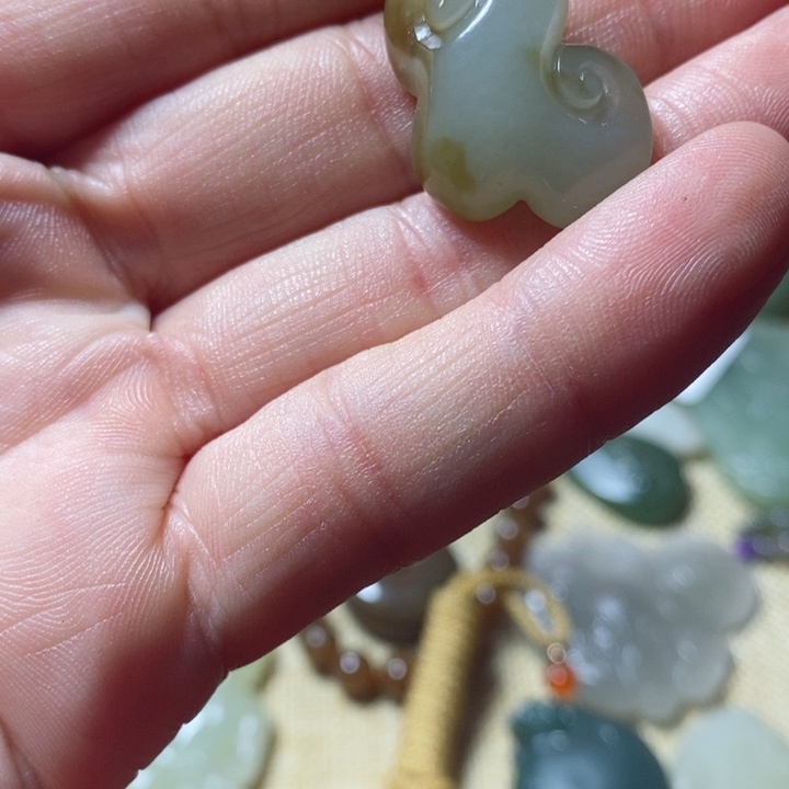 和田玉吊坠未镶嵌